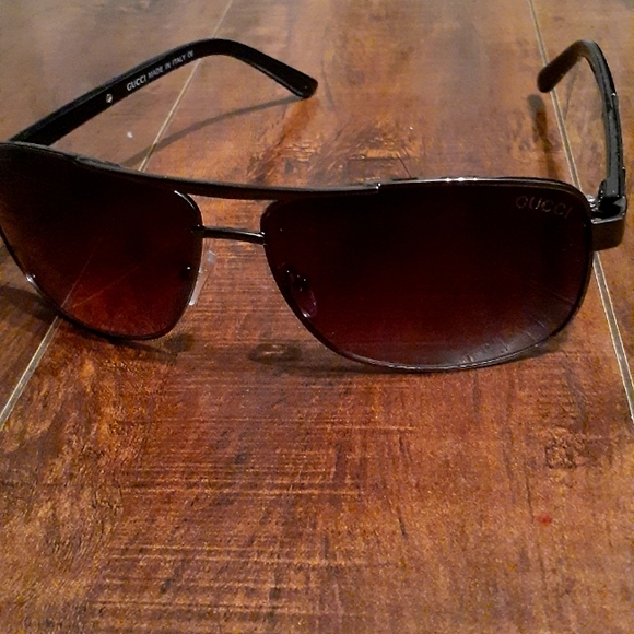 Accessories - Gucci Aviator Sunglasses 2022